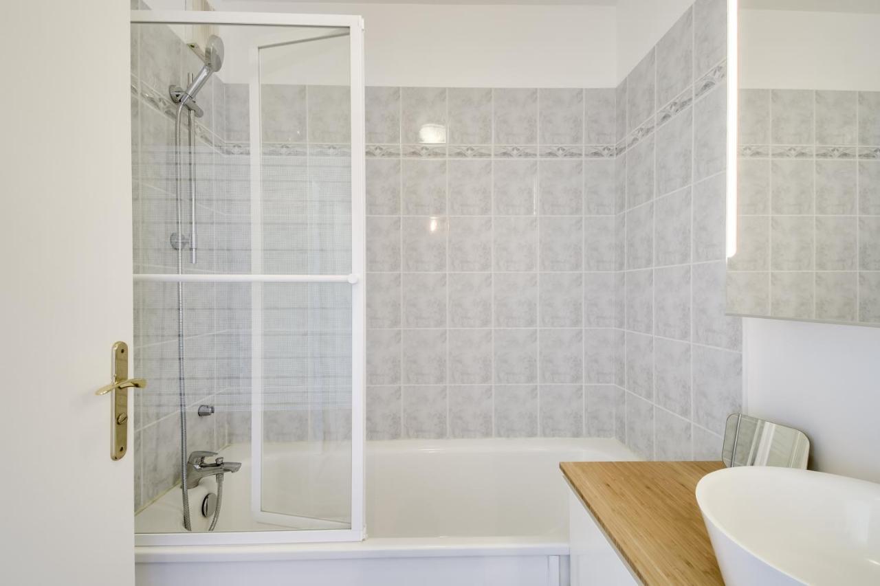 Chic Apart With Parking And Balcony Cergy Exterior foto